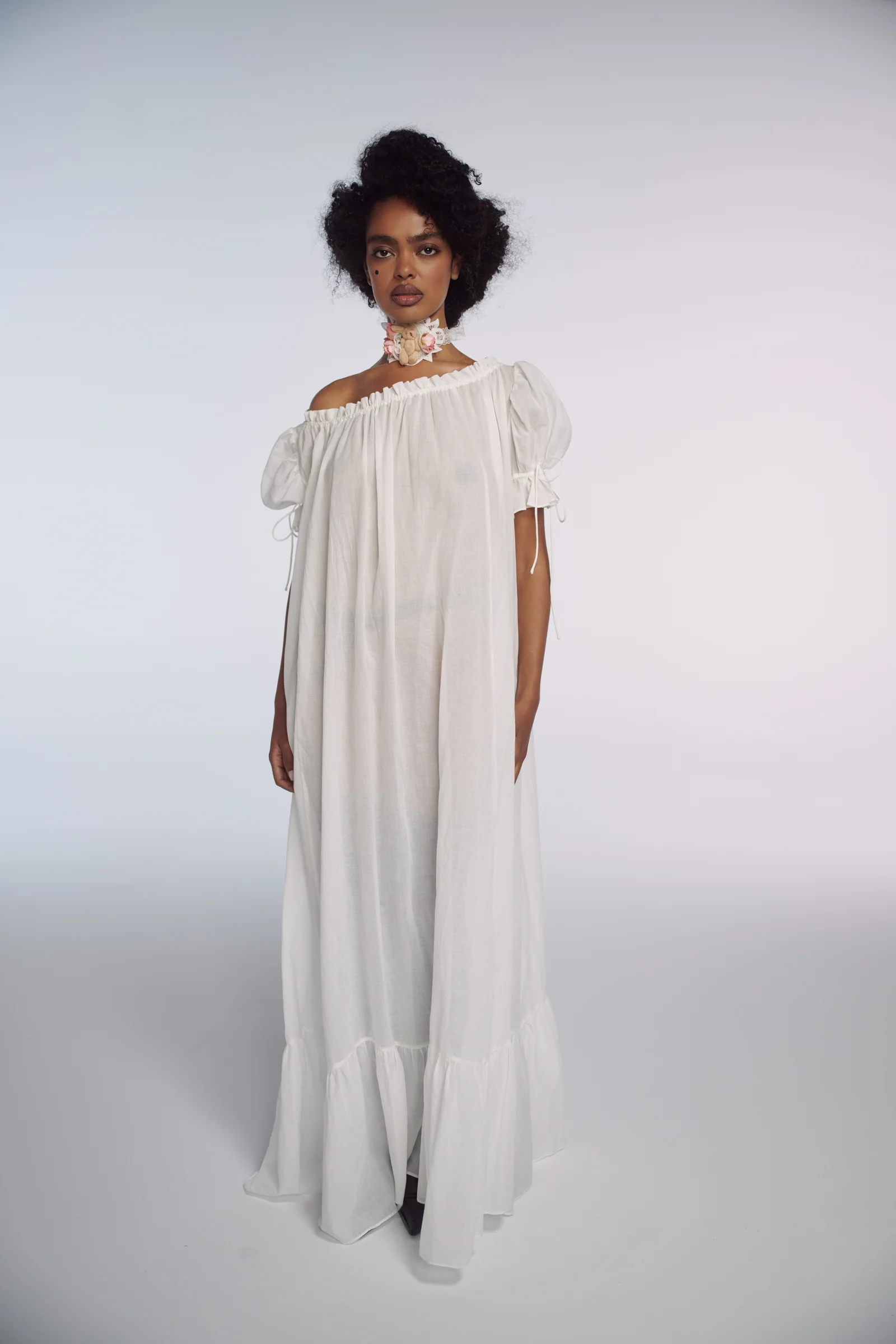 The Ivory Antique Chemise Gown - Image 4