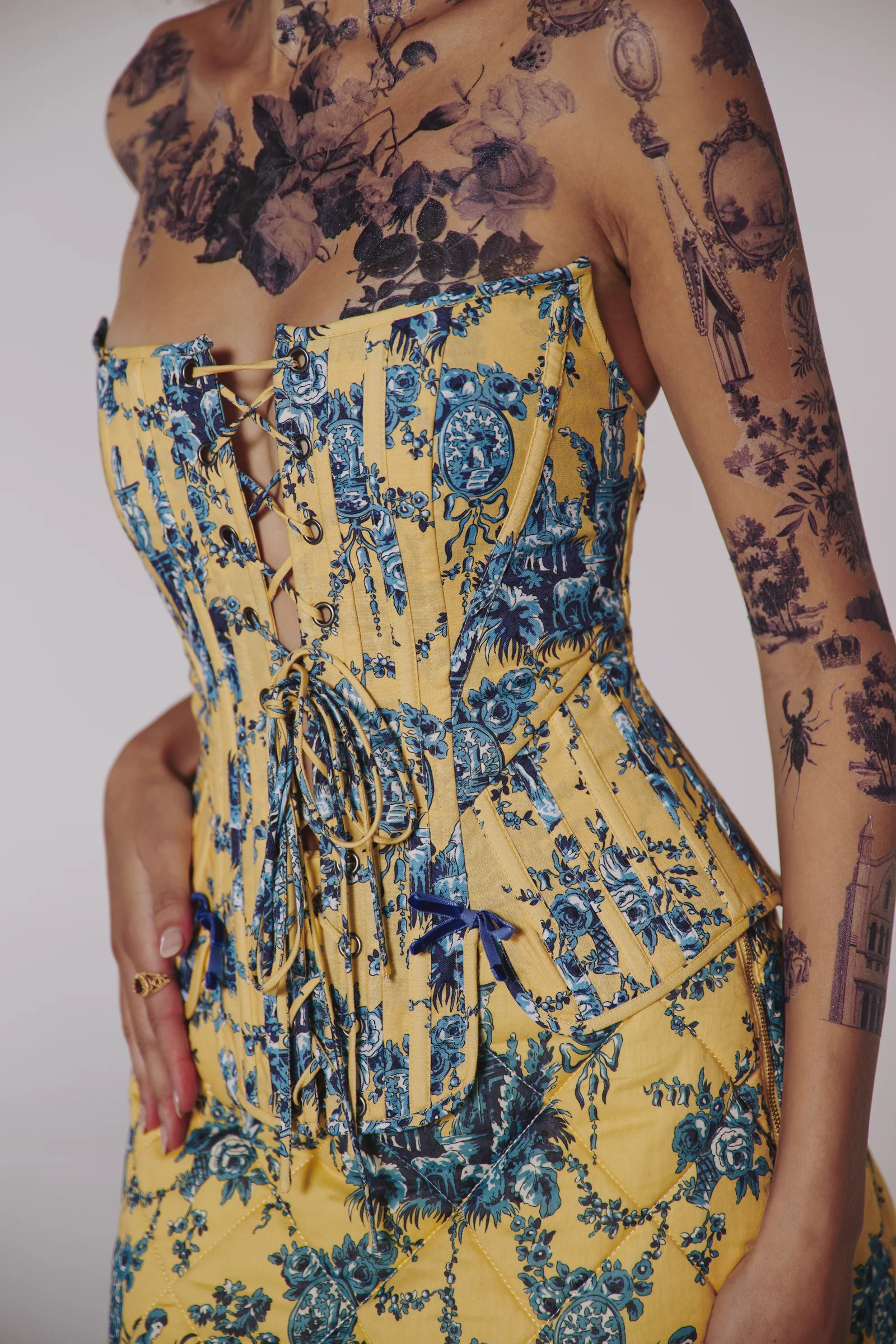 The Lumière Chamber Corset - Image 6