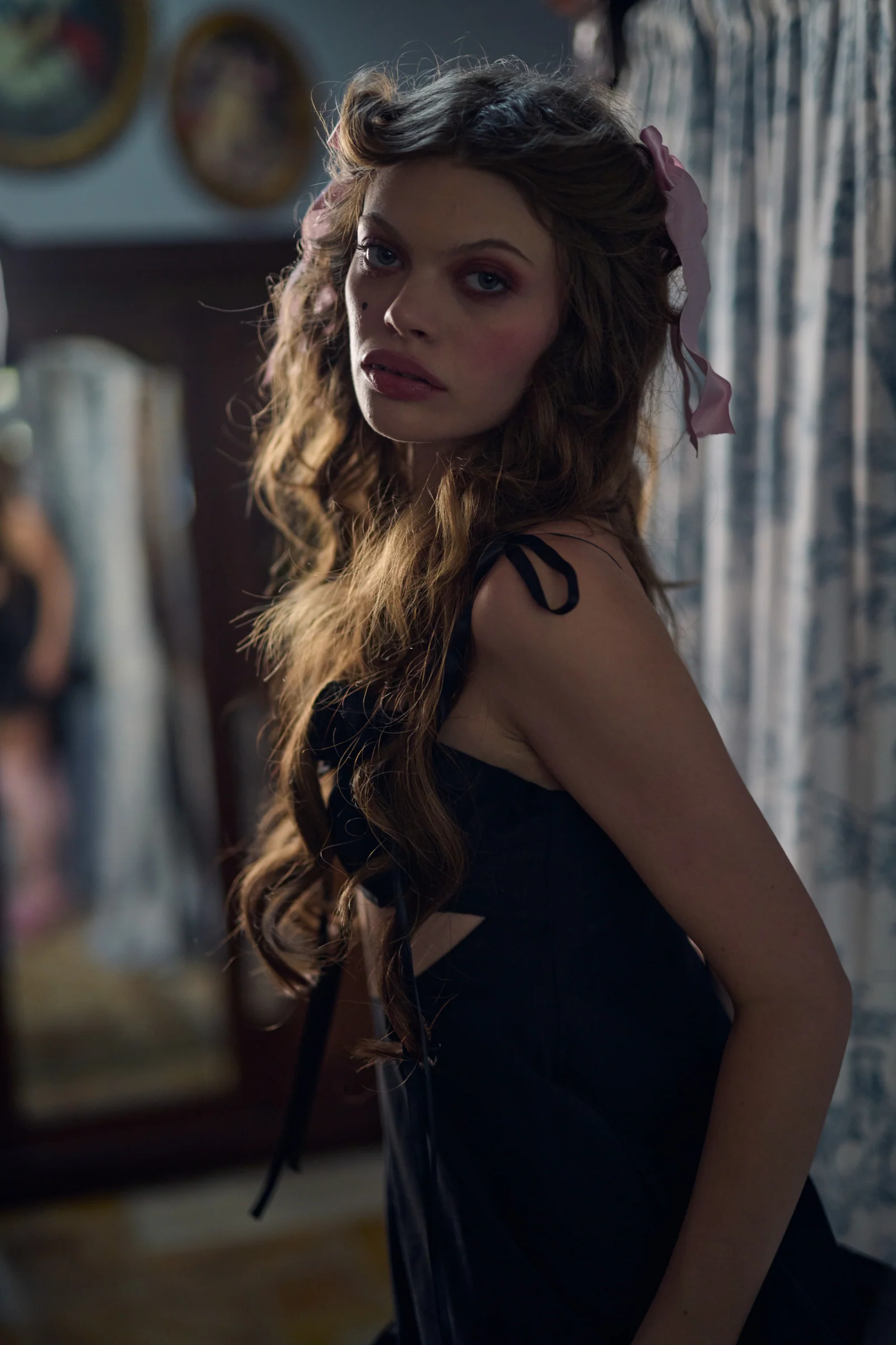 The Raven Champagne Set - Image 8