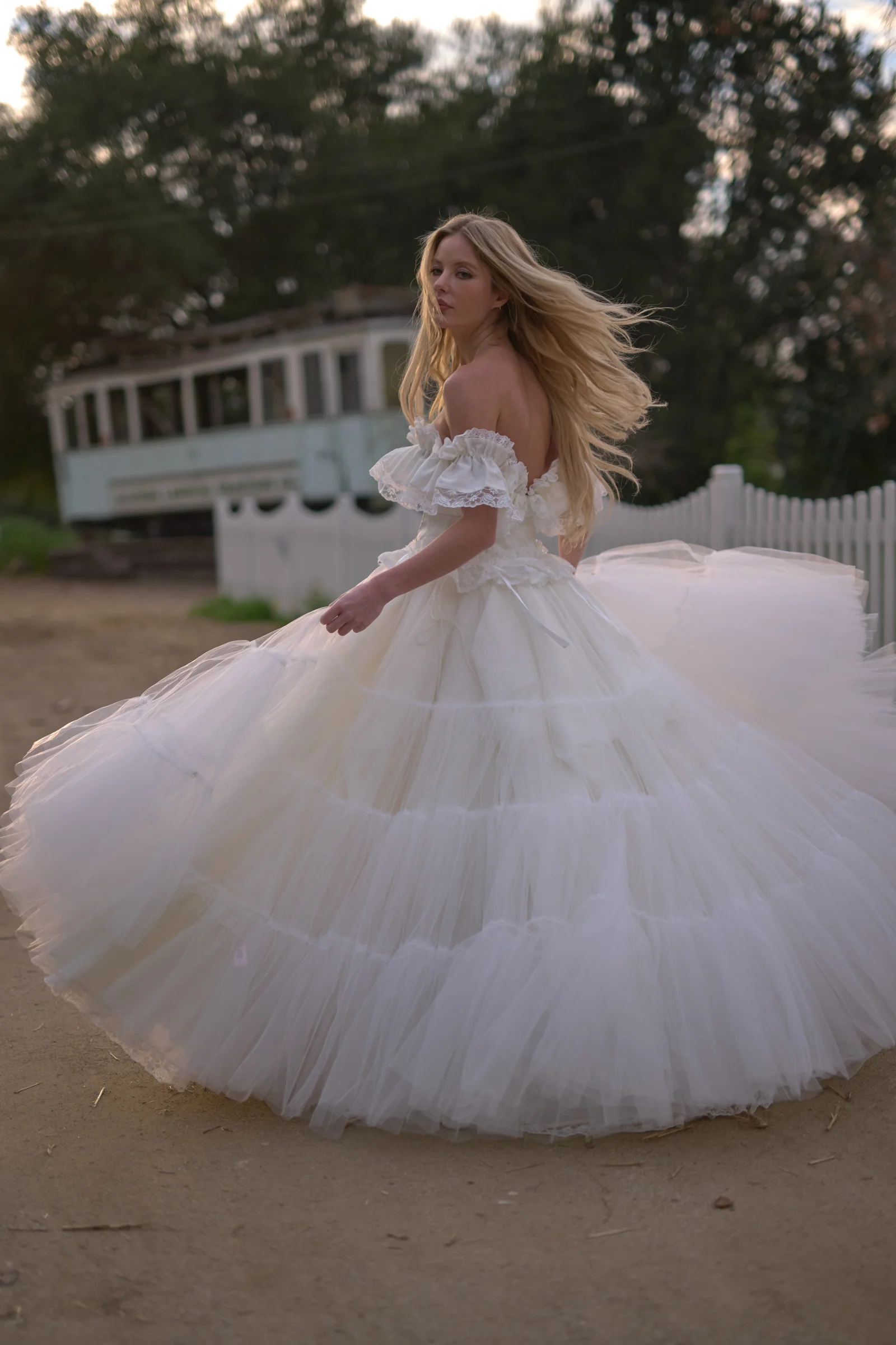 The Tulle Heroine Tournure - Image 4